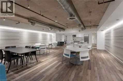 388 Richmond Street West Toronto ON M5V 3P1