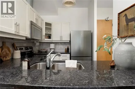 388 Richmond Street West Toronto ON M5V 3P1