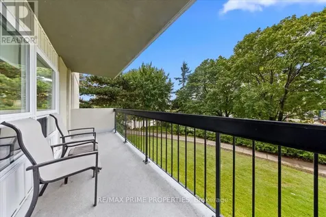158A Mcarthur Avenue Ottawa ON K1L 7E7