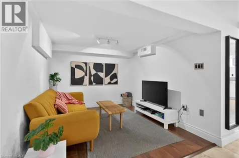 33 Homewood Avenue Hamilton ON L8P 2M1