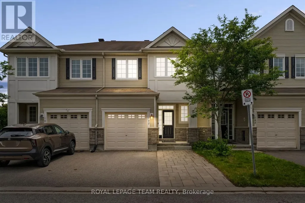 102 Lochnaw Private Ottawa ON K2J 5X6