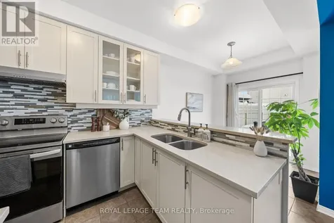 102 Lochnaw Private Ottawa ON K2J 5X6