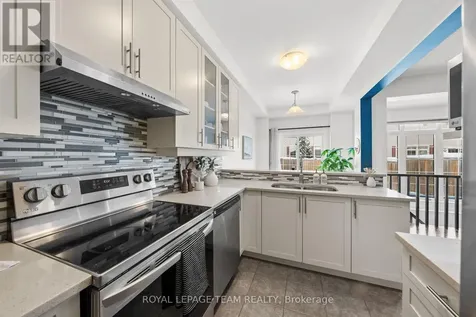 102 Lochnaw Private Ottawa ON K2J 5X6