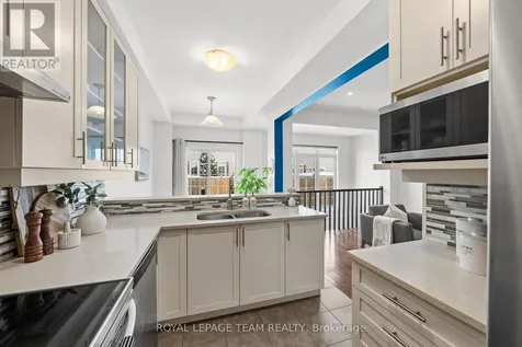 102 Lochnaw Private Ottawa ON K2J 5X6