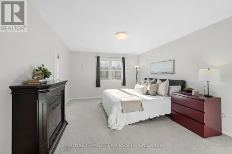 102 Lochnaw Private Ottawa ON K2J 5X6