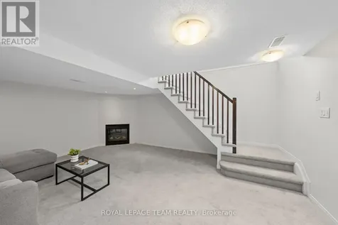102 Lochnaw Private Ottawa ON K2J 5X6