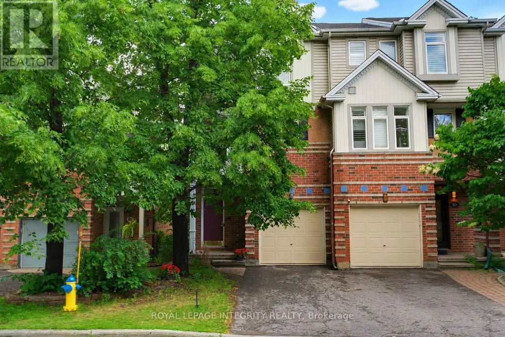 81 Robinson Avenue Ottawa ON K1N 8N8