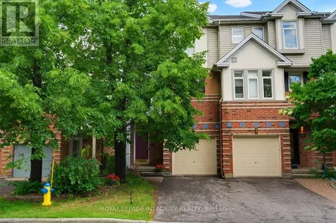 81 Robinson Avenue Ottawa ON K1N 8N8