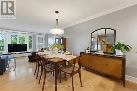 81 Robinson Avenue Ottawa ON K1N 8N8