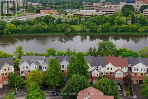 81 Robinson Avenue Ottawa ON K1N 8N8