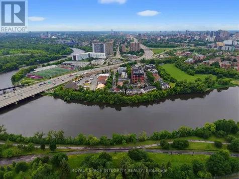 81 Robinson Avenue Ottawa ON K1N 8N8