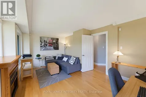 81 Robinson Avenue Ottawa ON K1N 8N8