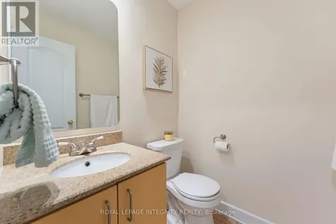 81 Robinson Avenue Ottawa ON K1N 8N8