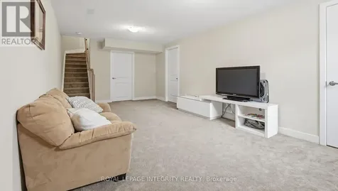 662 Putney Crescent Ottawa ON K2S 1E7