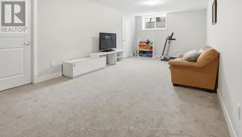 662 Putney Crescent Ottawa ON K2S 1E7