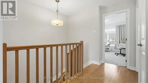 662 Putney Crescent Ottawa ON K2S 1E7