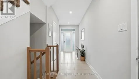 662 Putney Crescent Ottawa ON K2S 1E7