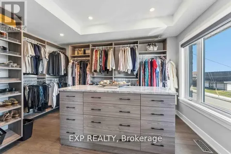 937 Falaise Road Ottawa ON K2C 0M1