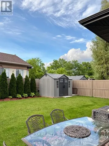 937 Falaise Road Ottawa ON K2C 0M1