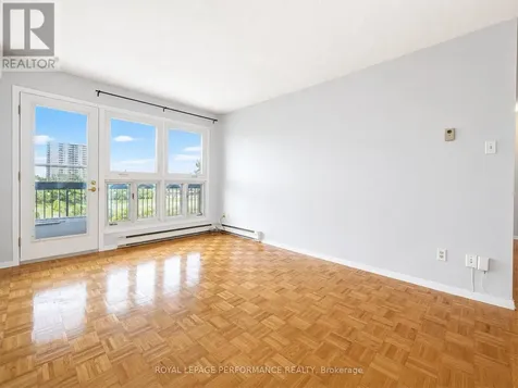 158C Mcarthur Avenue Ottawa ON K1L 8E7