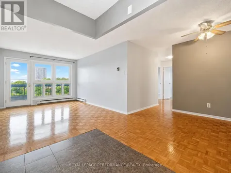 158C Mcarthur Avenue Ottawa ON K1L 8E7
