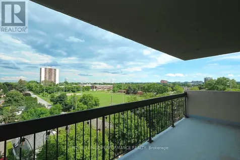 158C Mcarthur Avenue Ottawa ON K1L 8E7