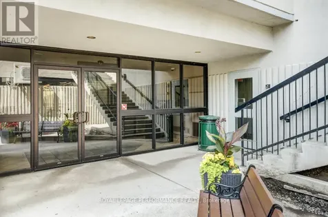 158C Mcarthur Avenue Ottawa ON K1L 8E7