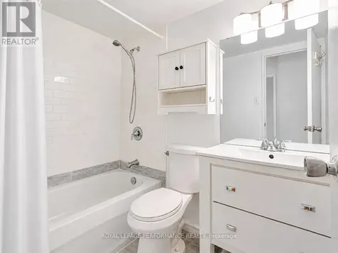 158C Mcarthur Avenue Ottawa ON K1L 8E7