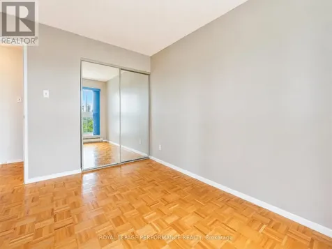 158C Mcarthur Avenue Ottawa ON K1L 8E7