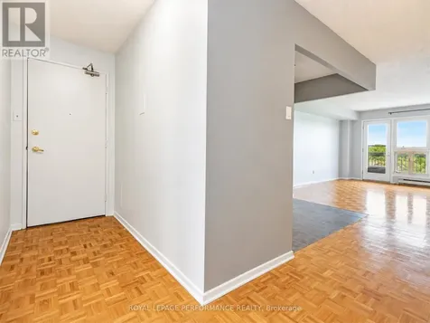 158C Mcarthur Avenue Ottawa ON K1L 8E7