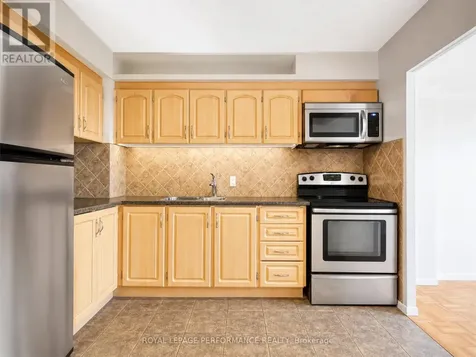 158C Mcarthur Avenue Ottawa ON K1L 8E7