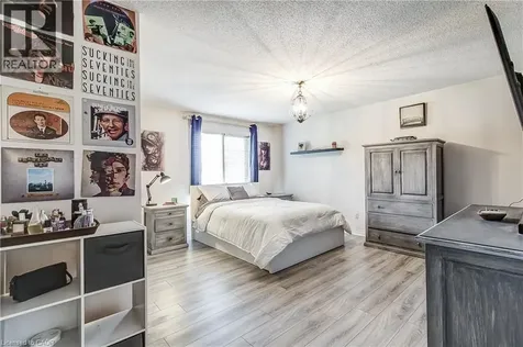 4 Victoria Street Waterdown ON L9H 2B8