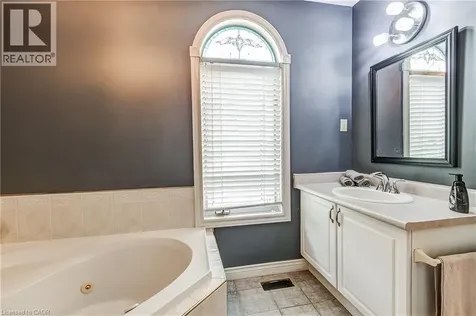 4 Victoria Street Waterdown ON L9H 2B8