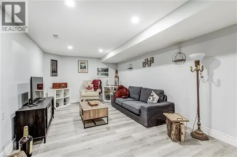 4 Victoria Street Waterdown ON L9H 2B8