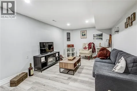 4 Victoria Street Waterdown ON L9H 2B8