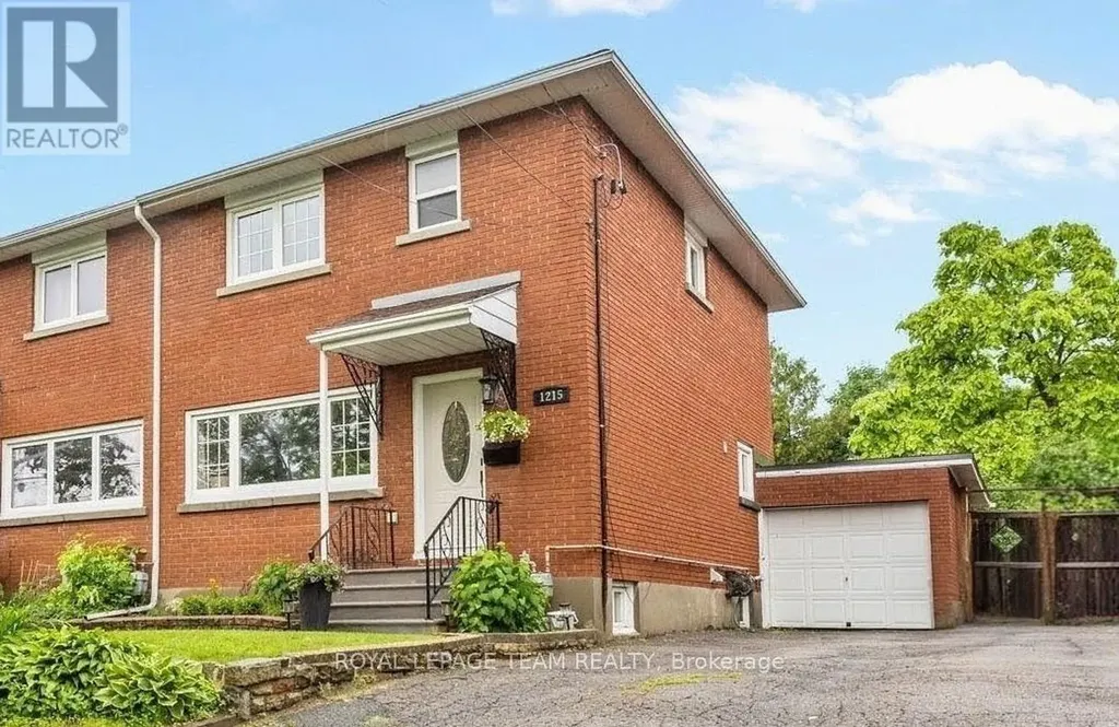 1215 Emperor Avenue Ottawa ON K1Z 8C3
