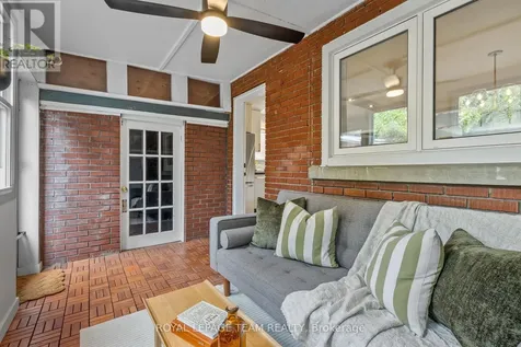 1215 Emperor Avenue Ottawa ON K1Z 8C3