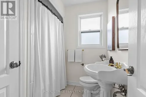 1215 Emperor Avenue Ottawa ON K1Z 8C3