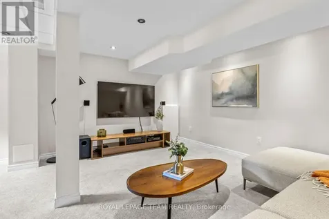 1215 Emperor Avenue Ottawa ON K1Z 8C3