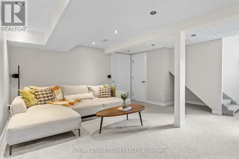 1215 Emperor Avenue Ottawa ON K1Z 8C3