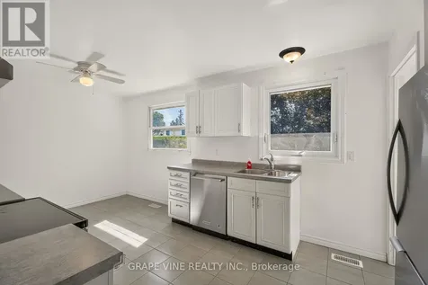 104 Oriole Avenue Ottawa ON K2L 1E7