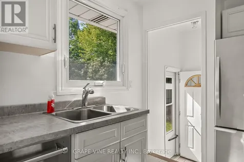 104 Oriole Avenue Ottawa ON K2L 1E7