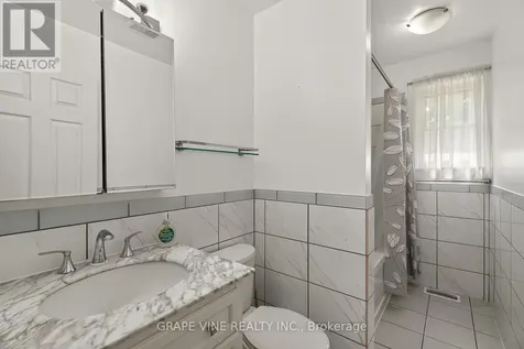 104 Oriole Avenue Ottawa ON K2L 1E7