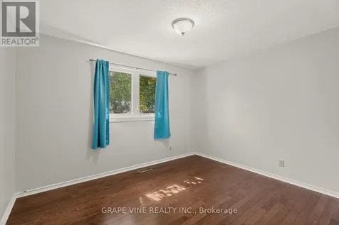 104 Oriole Avenue Ottawa ON K2L 1E7