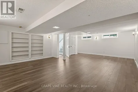 104 Oriole Avenue Ottawa ON K2L 1E7