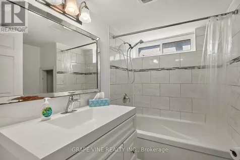 104 Oriole Avenue Ottawa ON K2L 1E7