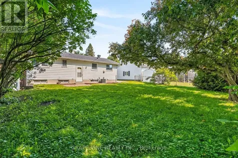 104 Oriole Avenue Ottawa ON K2L 1E7