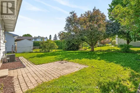104 Oriole Avenue Ottawa ON K2L 1E7