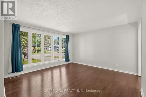 104 Oriole Avenue Ottawa ON K2L 1E7
