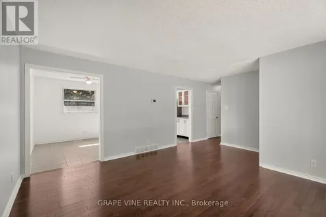 104 Oriole Avenue Ottawa ON K2L 1E7